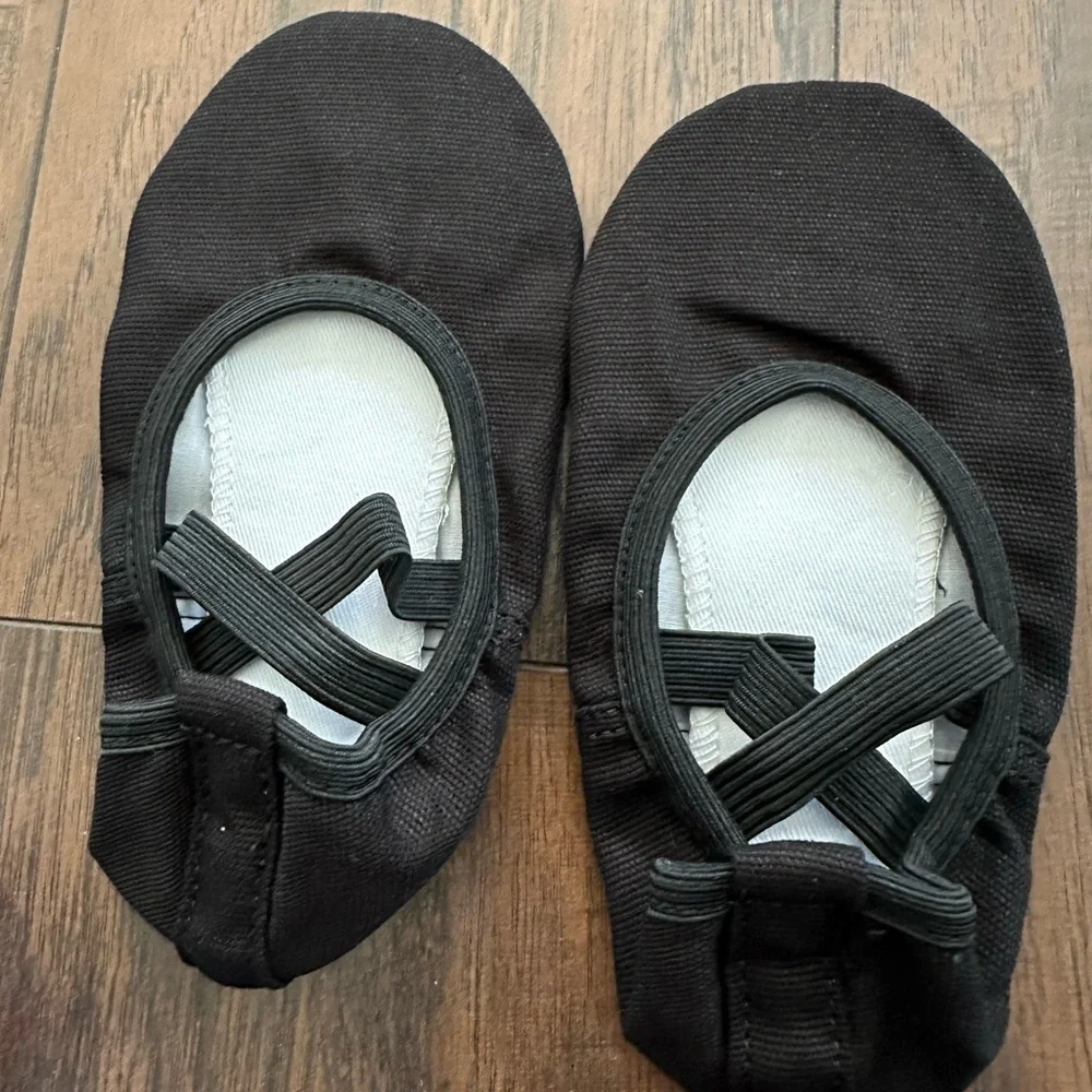 NEW Kids Ballet Slippers – Size 10 US /‎ 27 EU, Black Soft Sole Dance Shoes